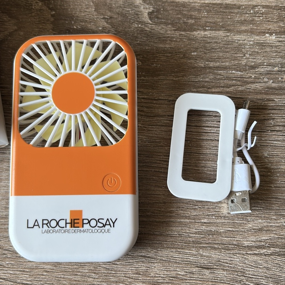 La Roche -Posay Orange Pocket Fan US Open Giveaway - Picture 2 of 5